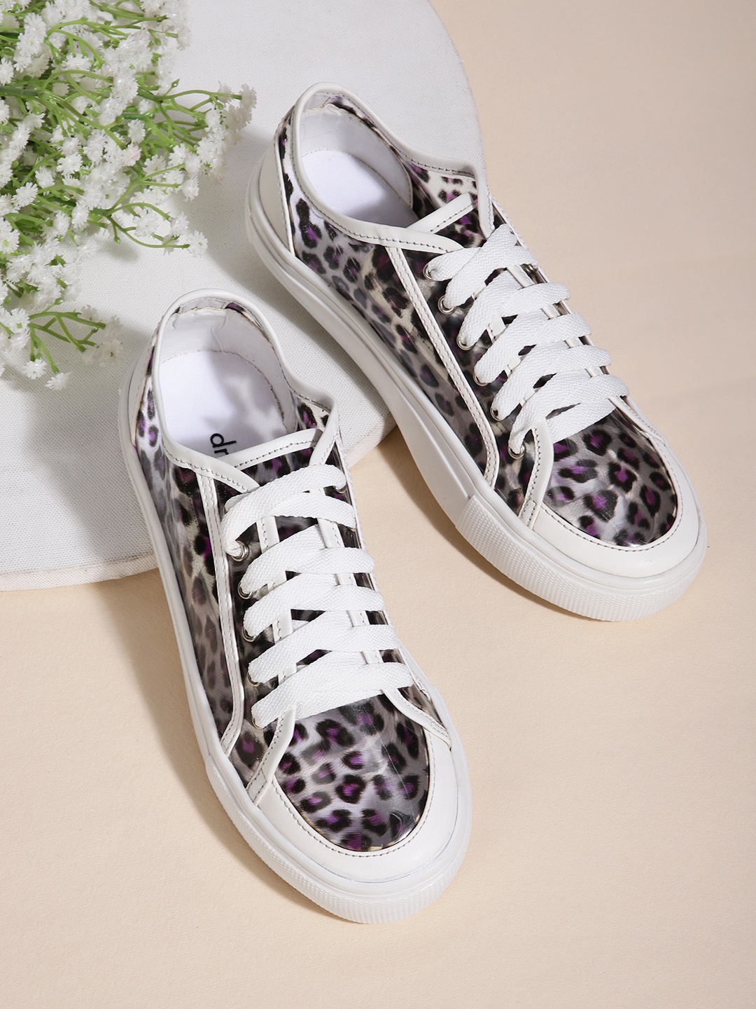 

DressBerry Women Black & Purple Leopard Print Sneakers