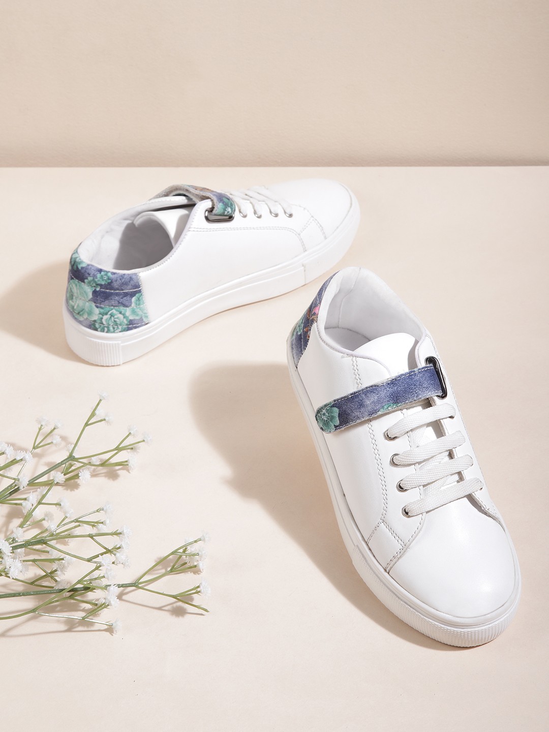 

DressBerry Women White & Navy Floral Print Detail Sneakers