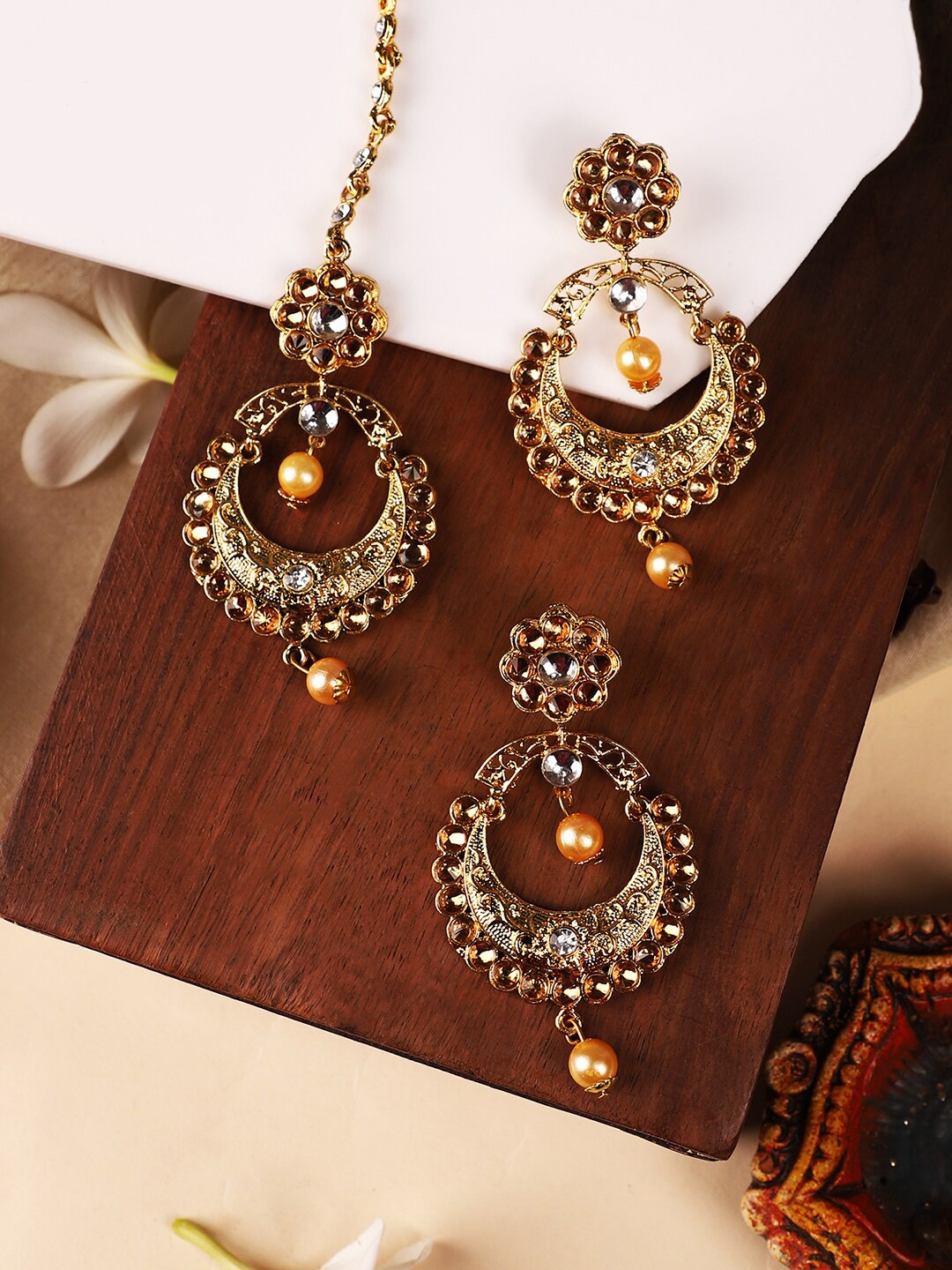 

ANIKAS CREATION Gold-Plated LCT & White Kundan Stone & Beaded Maang Tika & Earring Set