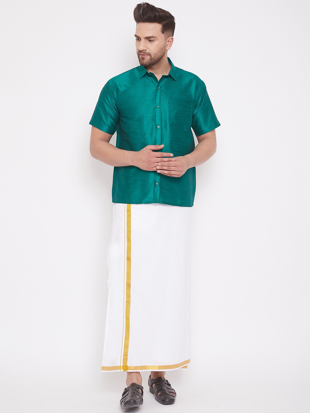 

VASTRAMAY Men Green & White Solid Shirt with Vesthi