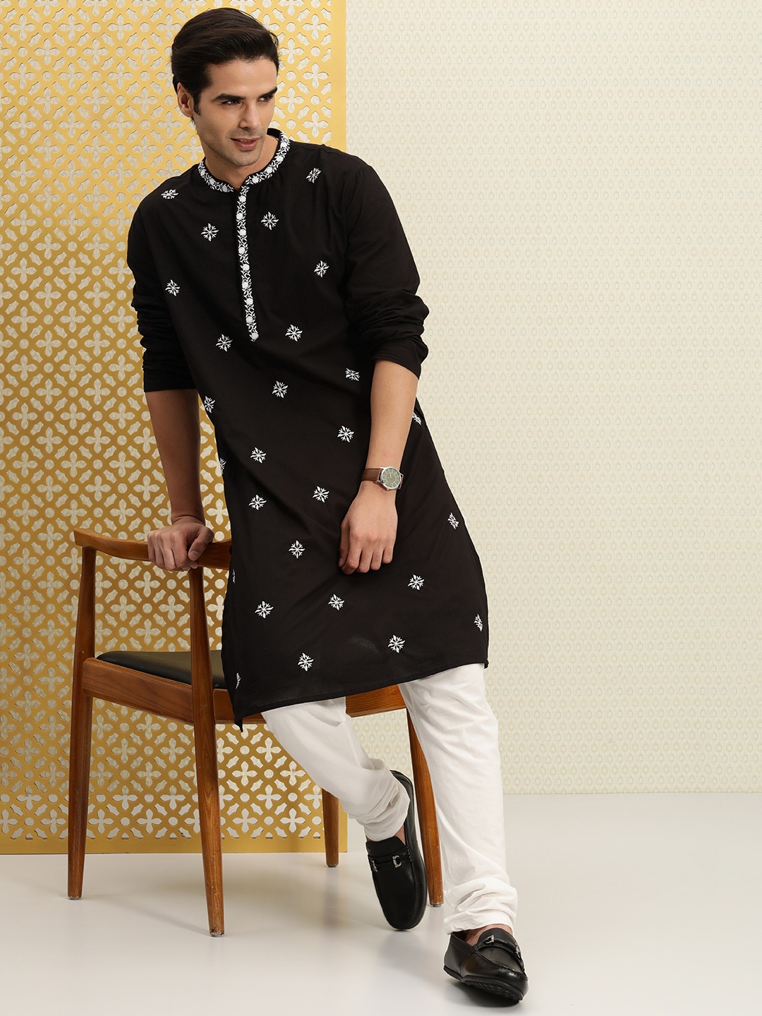 

House of Pataudi Men Black Ethnic Motifs Embroidered Jashn Kurta