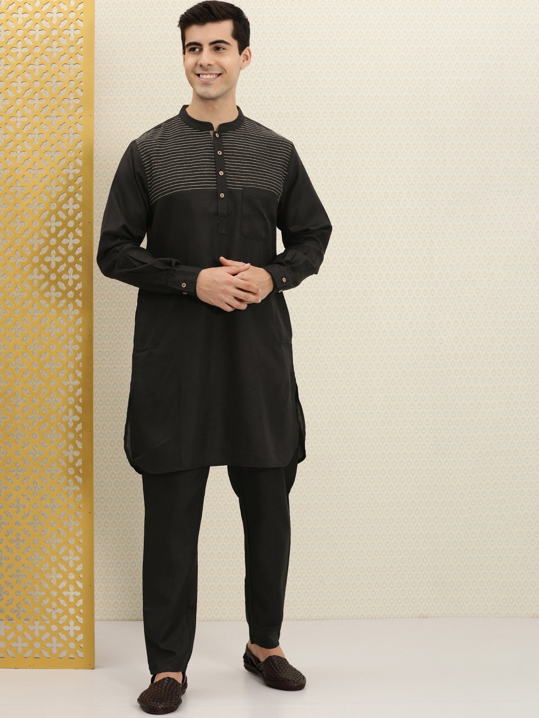 

House of Pataudi Men Black Thread Work Rozana Kurta with Pyjamas