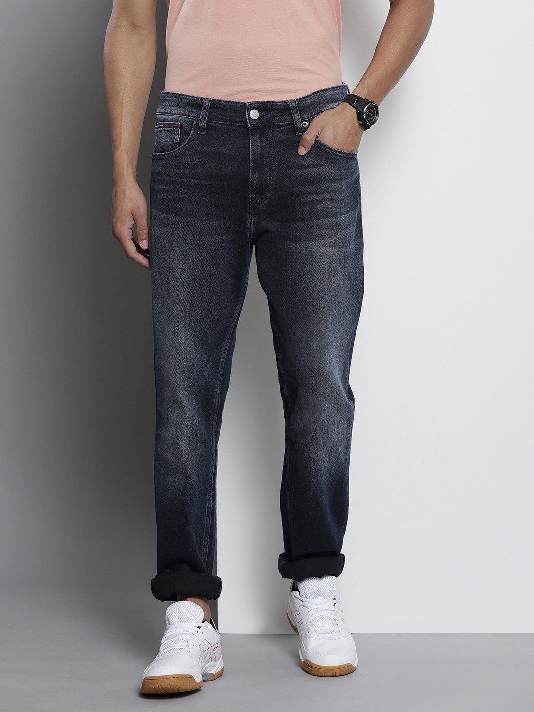 

Tommy Hilfiger Men Blue Ryan Regular Straight Fit Light Fade Stretchable Jeans