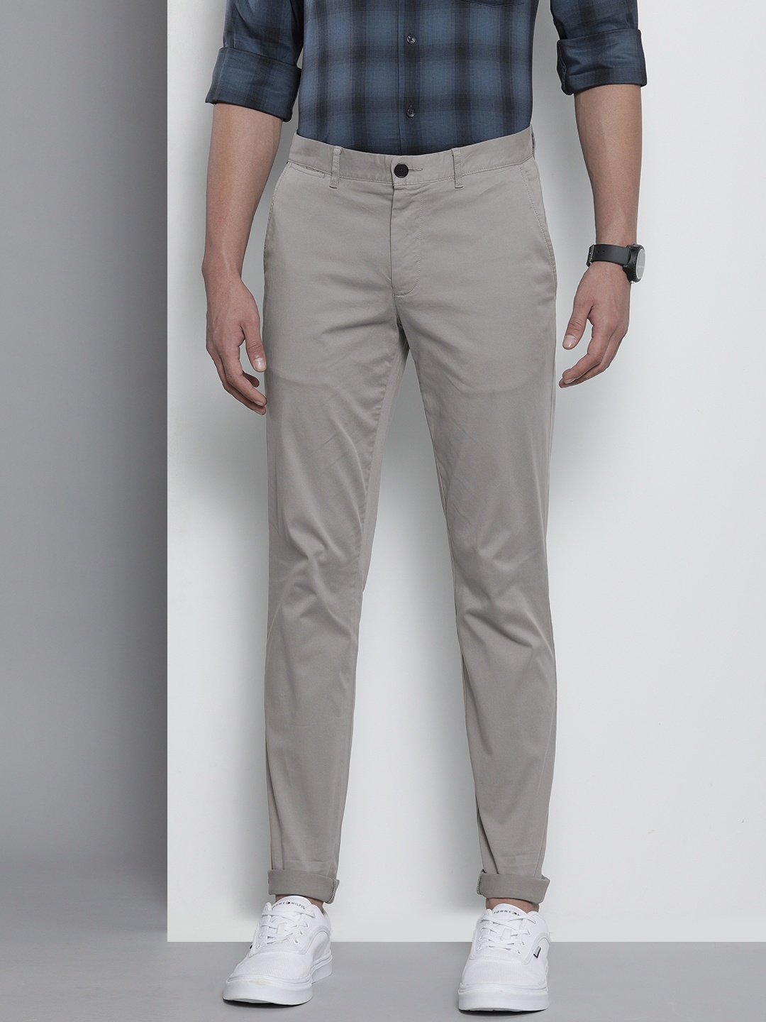 

Tommy Hilfiger Men Slim Fit Chinos Trousers, Grey