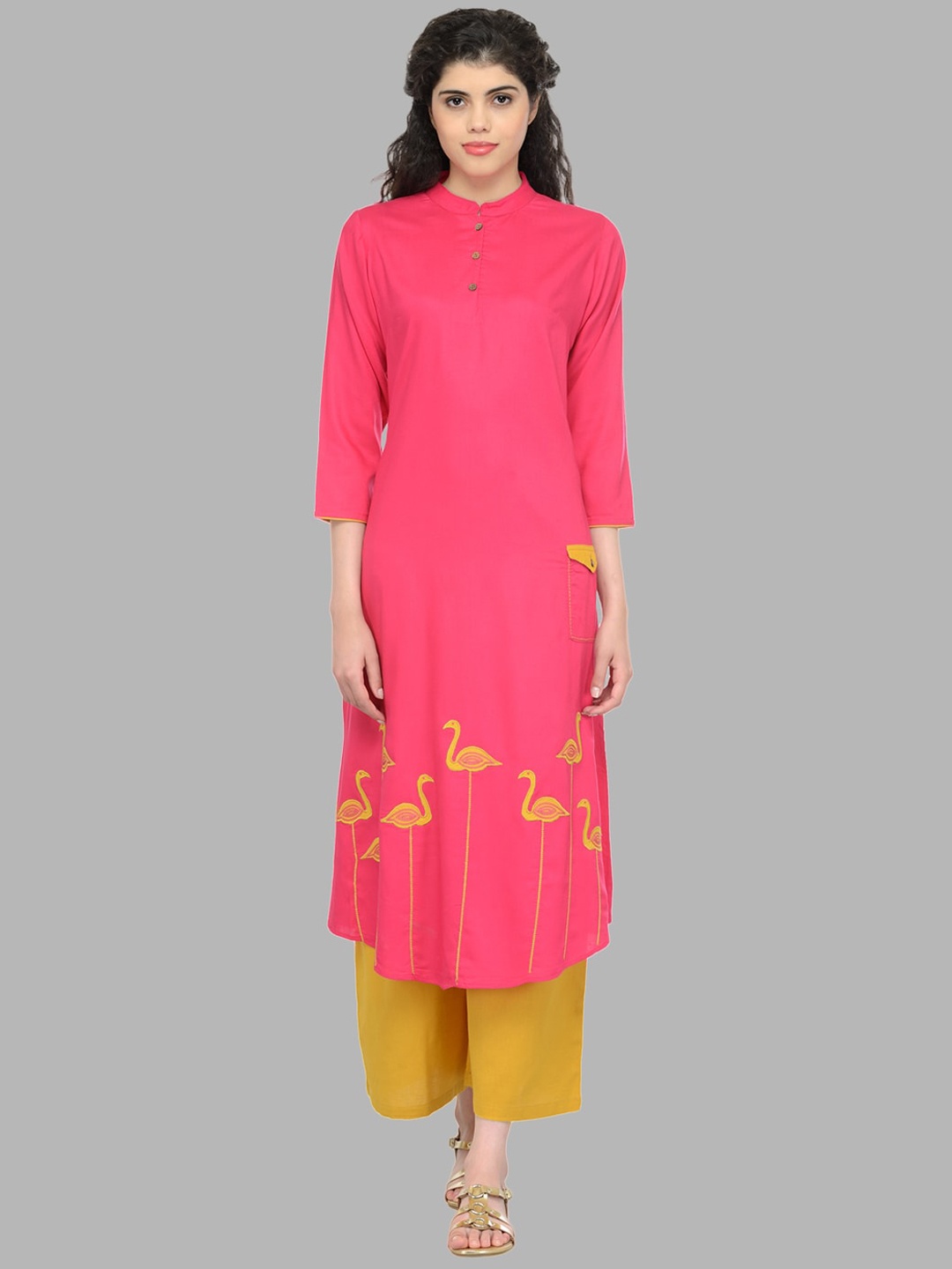 

Bitterlime Women Fuchsia Embroidered Patchwork Kurta