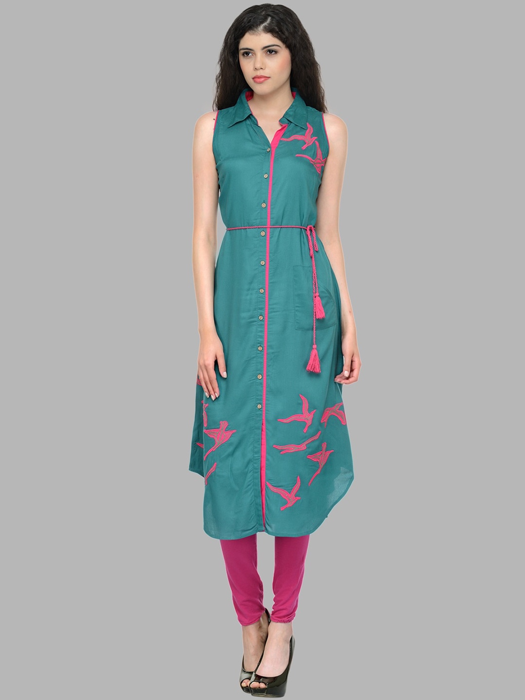 

Bitterlime Women Teal Green Ethnic Motifs Embroidered Patchwork Kurta