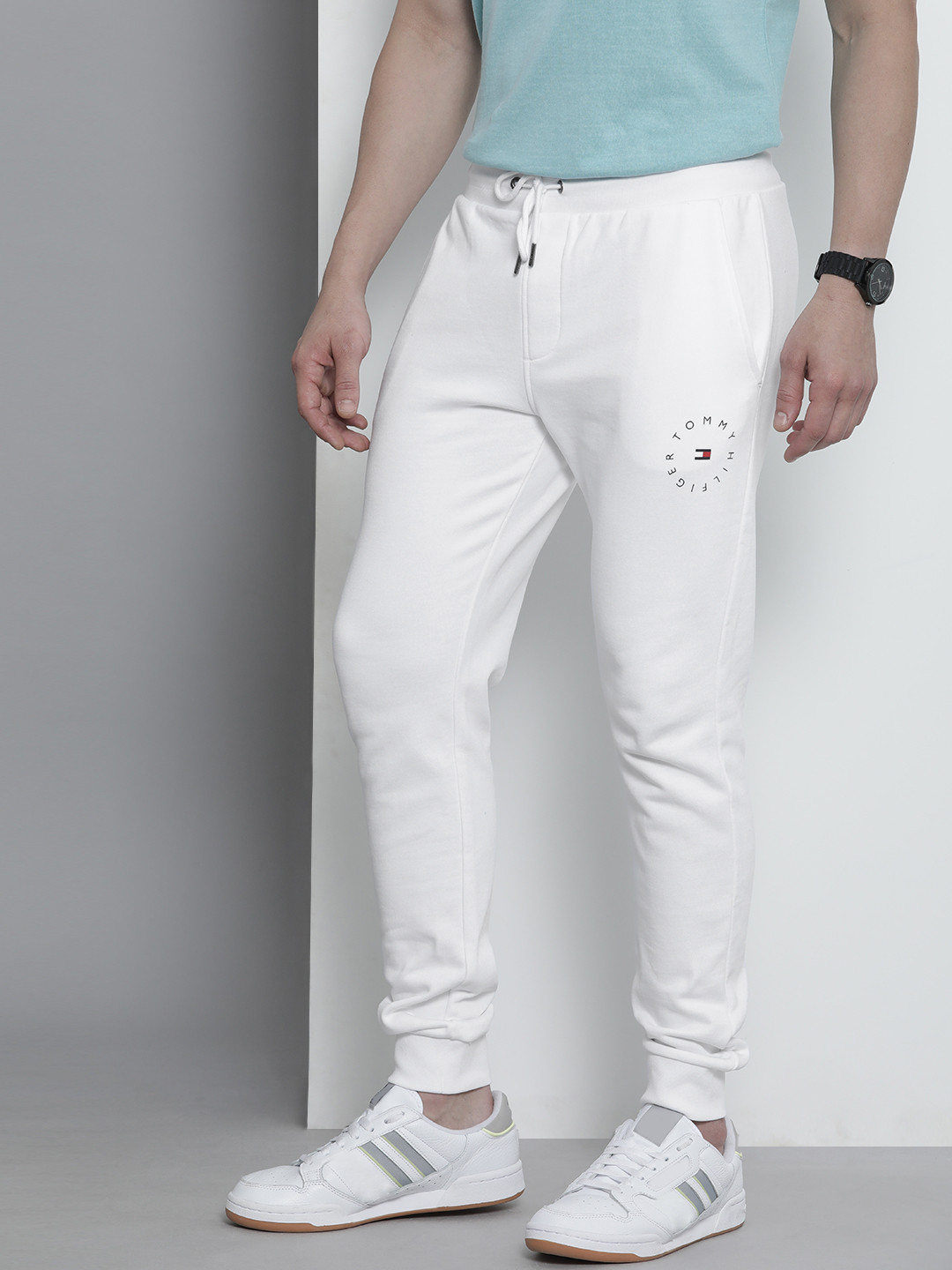 

Tommy Hilfiger Men White Brand Logo Printed Regular Joggers