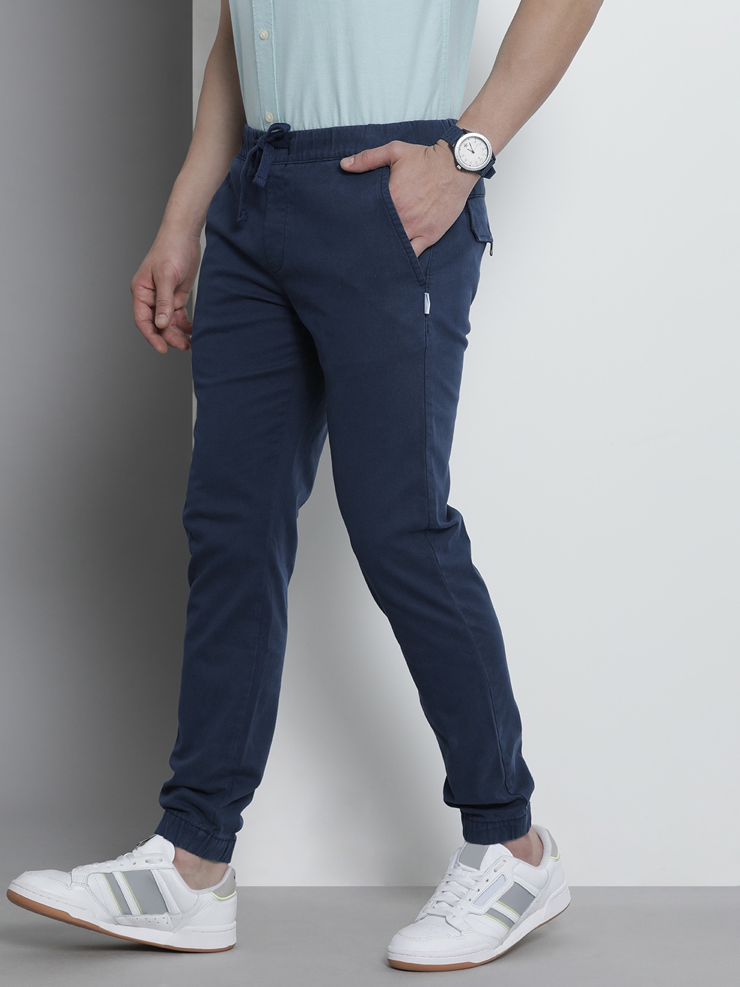 

Tommy Hilfiger Men Navy Blue Solid Scanton Dobby Joggers