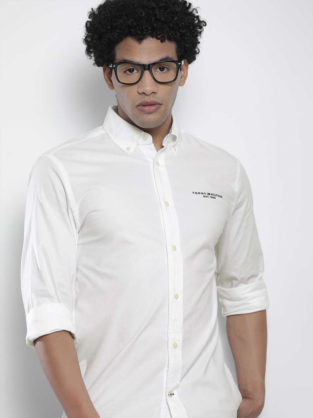 

Tommy Hilfiger Men White Solid Oxford Pure Cotton Casual Shirt with Logo