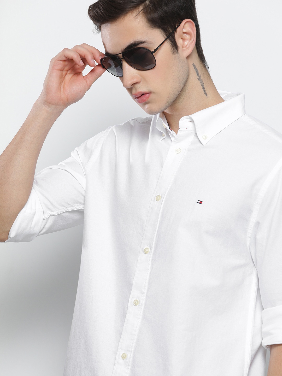 

Tommy Hilfiger Men White Solid Full Sleeved Casual Shirt