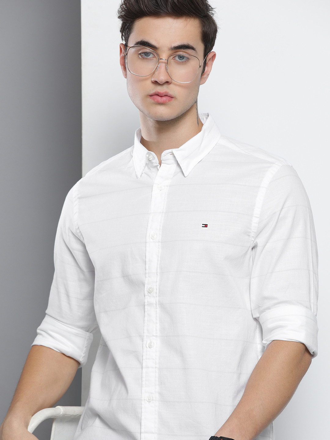 

Tommy Hilfiger Men White Slim Fit Horizontal Stripes Pure Cotton Casual Shirt