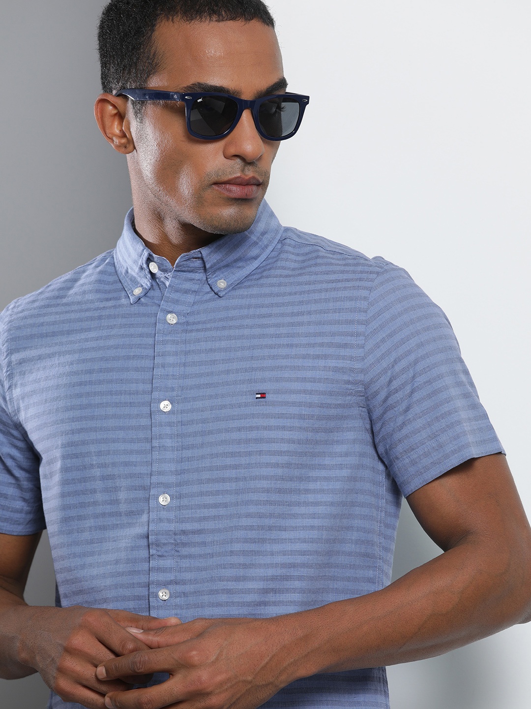 

Tommy Hilfiger Men Blue Slim Fit Horizontal Stripes Pure Cotton Casual Shirt