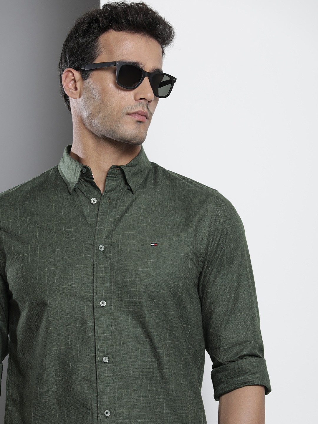 

Tommy Hilfiger Men Olive Green Checked Pure Cotton Casual Shirt