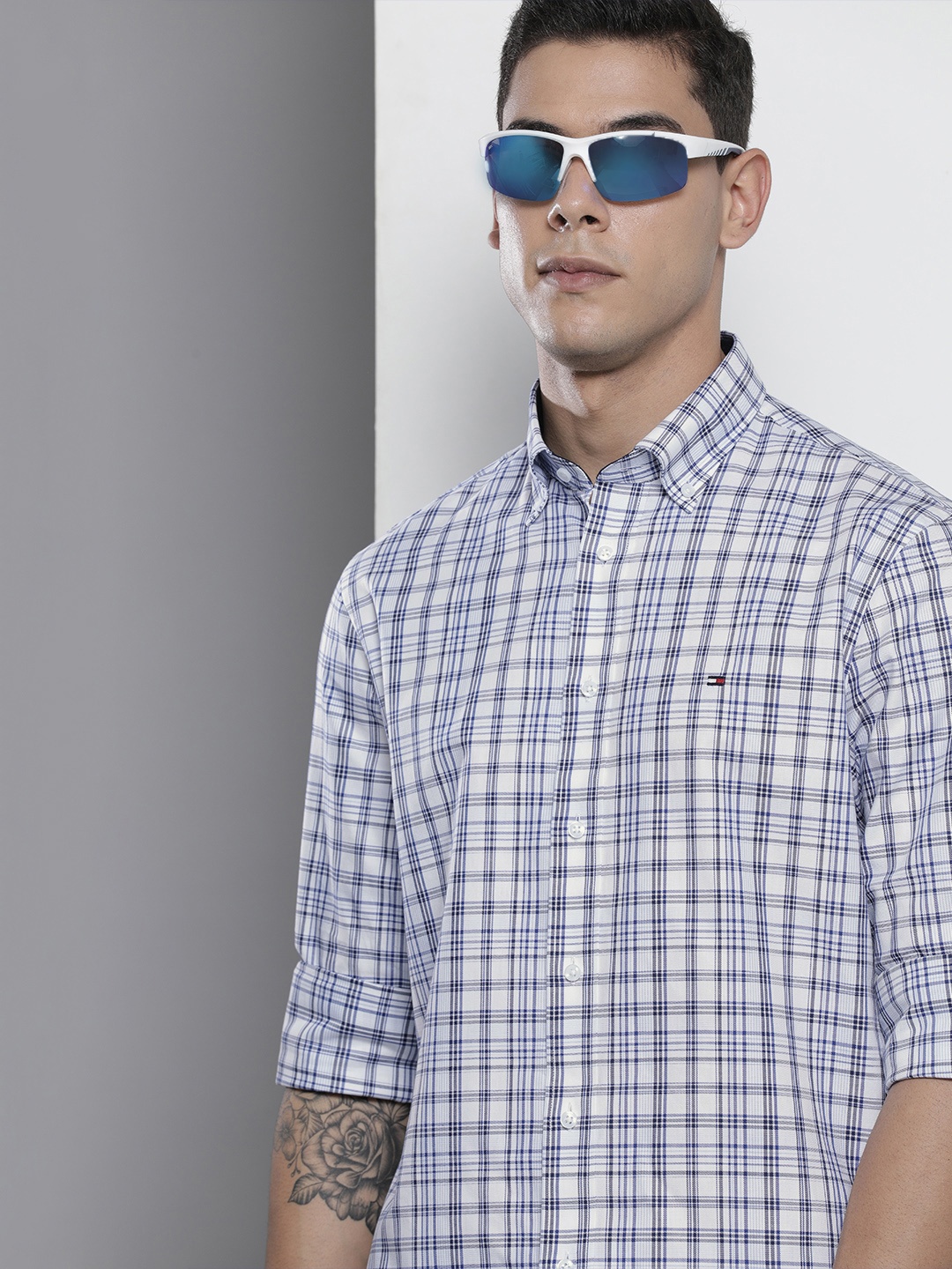 

Tommy Hilfiger Men Blue Tartan Checks Regular Fit Casual Shirt
