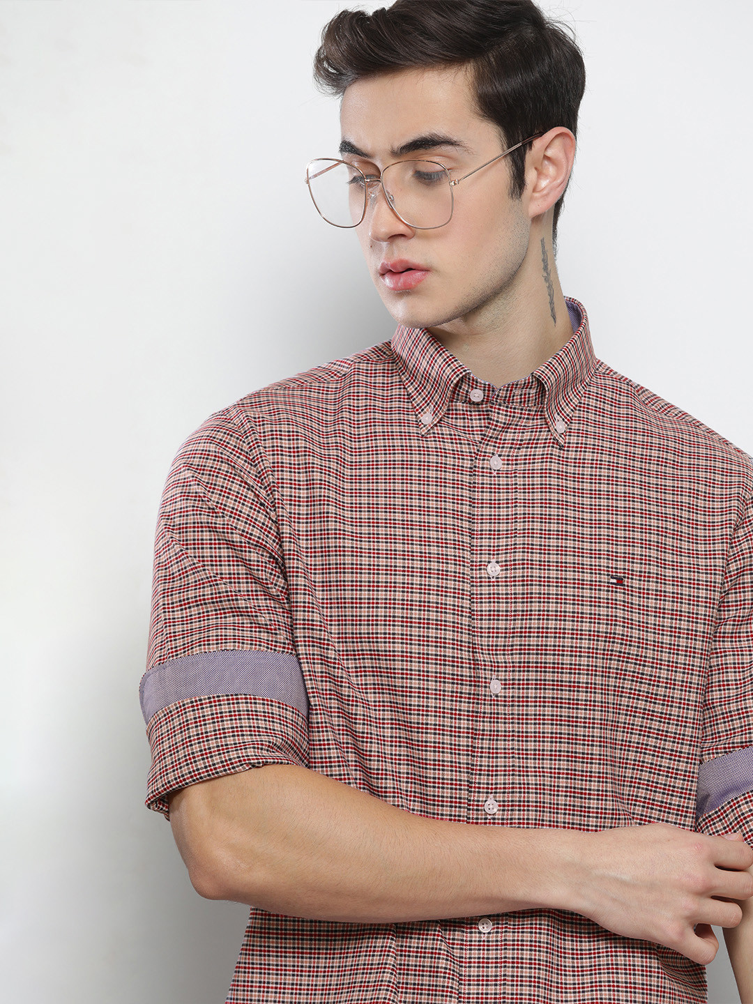 

Tommy Hilfiger Men Red Checked Slim Fit Casual Shirt