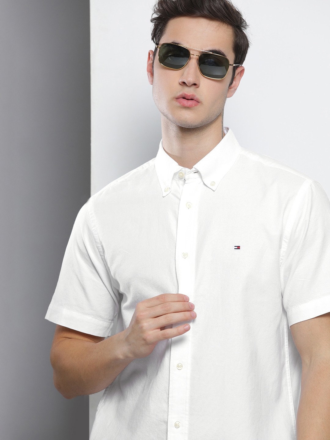 

Tommy Hilfiger Men White Solid Pure Cotton Casual Shirt
