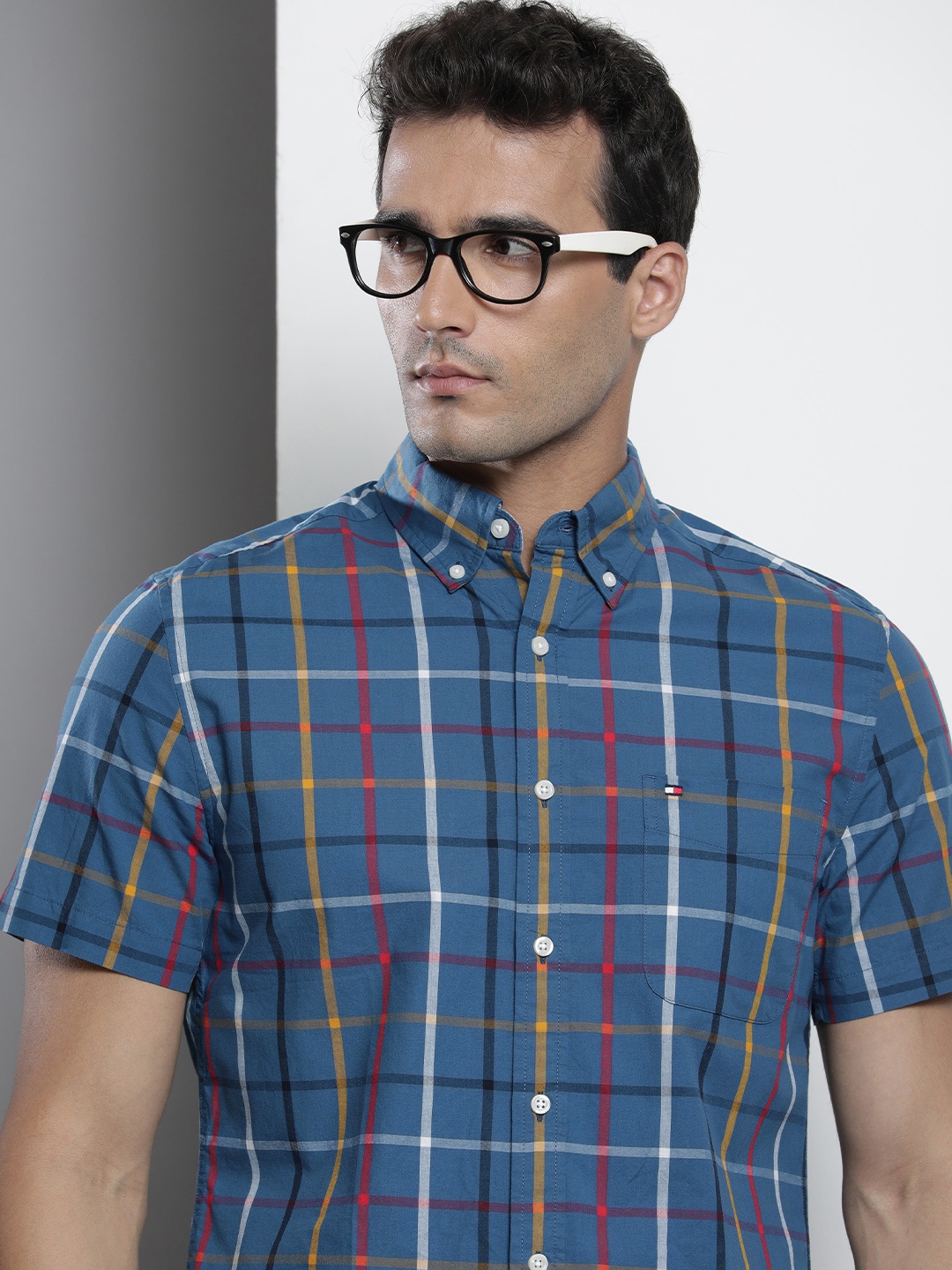 

Tommy Hilfiger Men Blue Checked Pure Cotton Casual Shirt