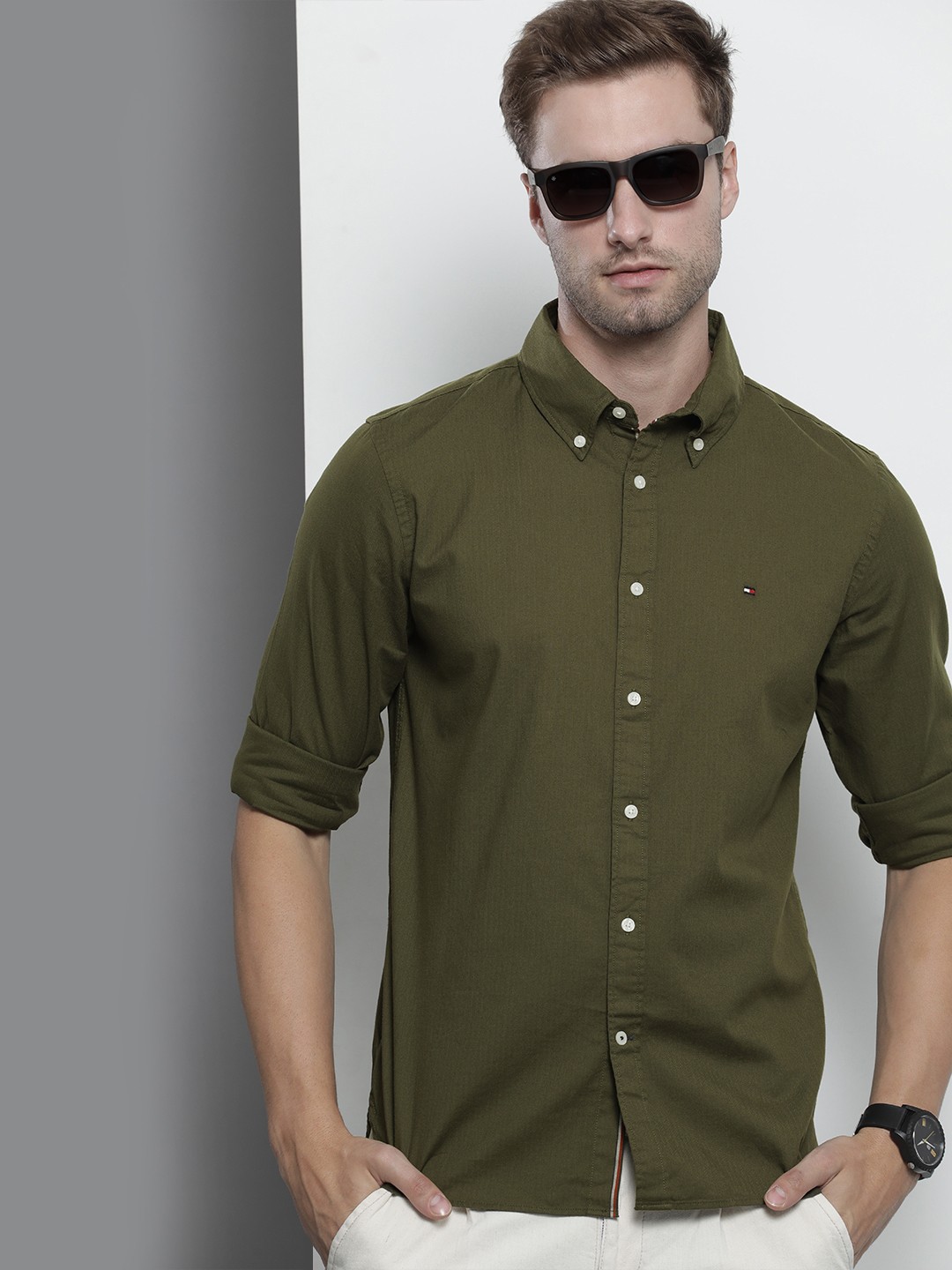 

Tommy Hilfiger Men Olive Green Solid Button Down Collar Casual Shirt