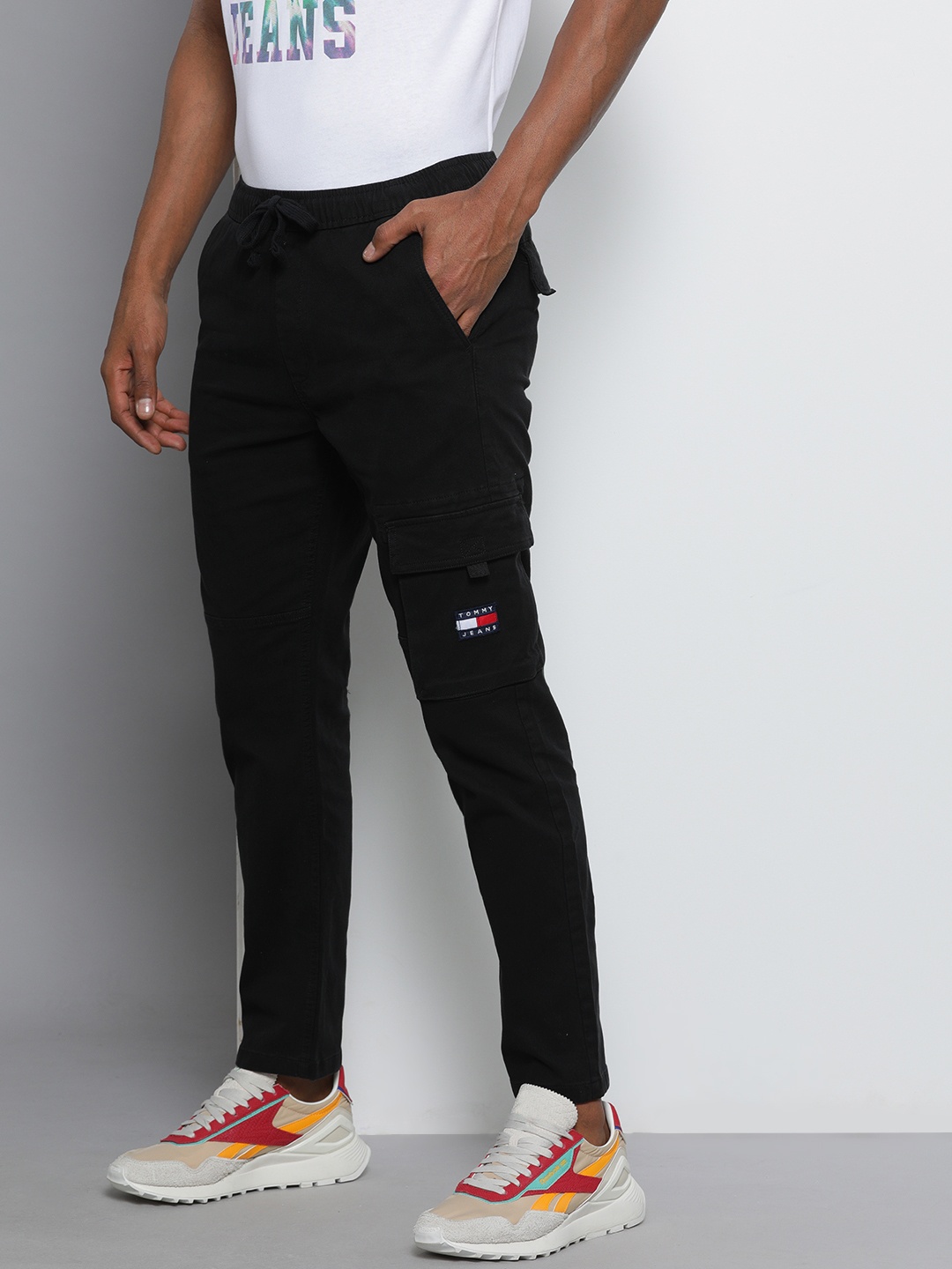 

Tommy Hilfiger Men Black Tapered Fit Trousers