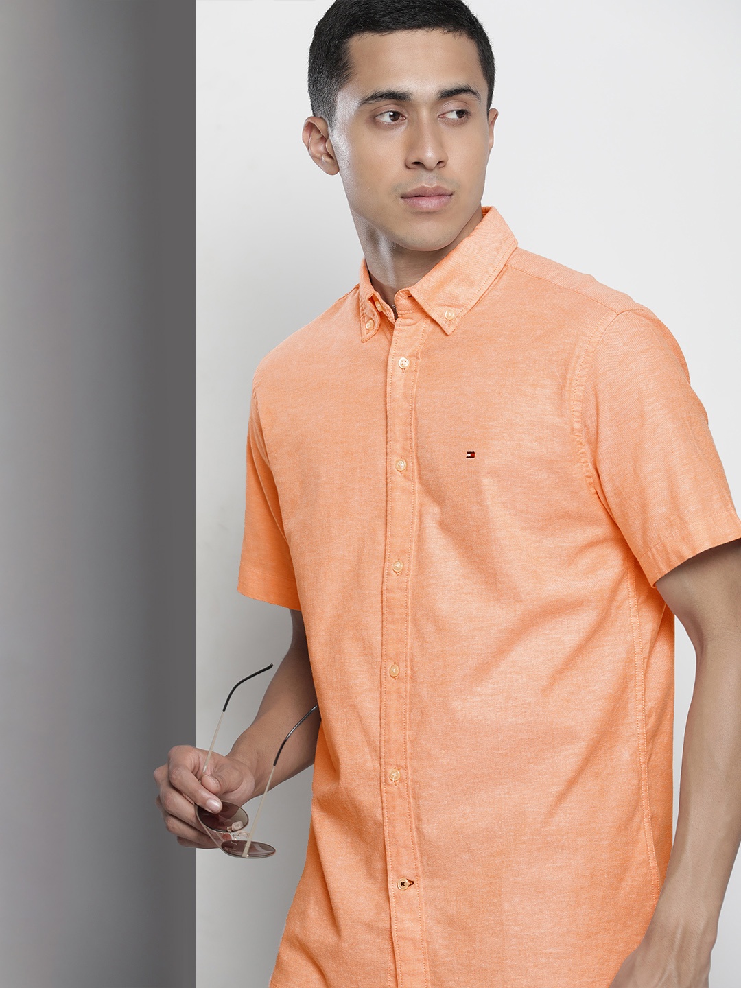 

Tommy Hilfiger Men Orange Oxford Weave Casual Shirt