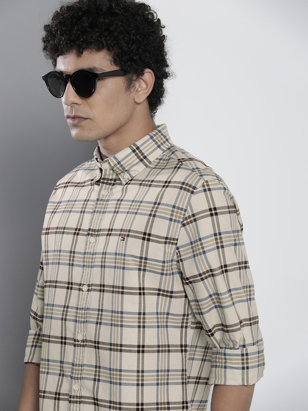 

Tommy Hilfiger Men Beige Tartan Checks Opaque Casual Shirt