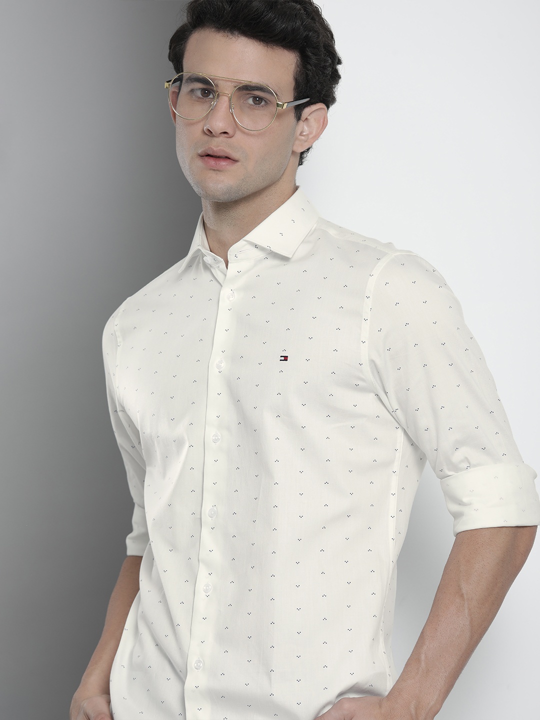 

Tommy Hilfiger Men Blue Slim Fit Geometrical Printed Casual Shirt