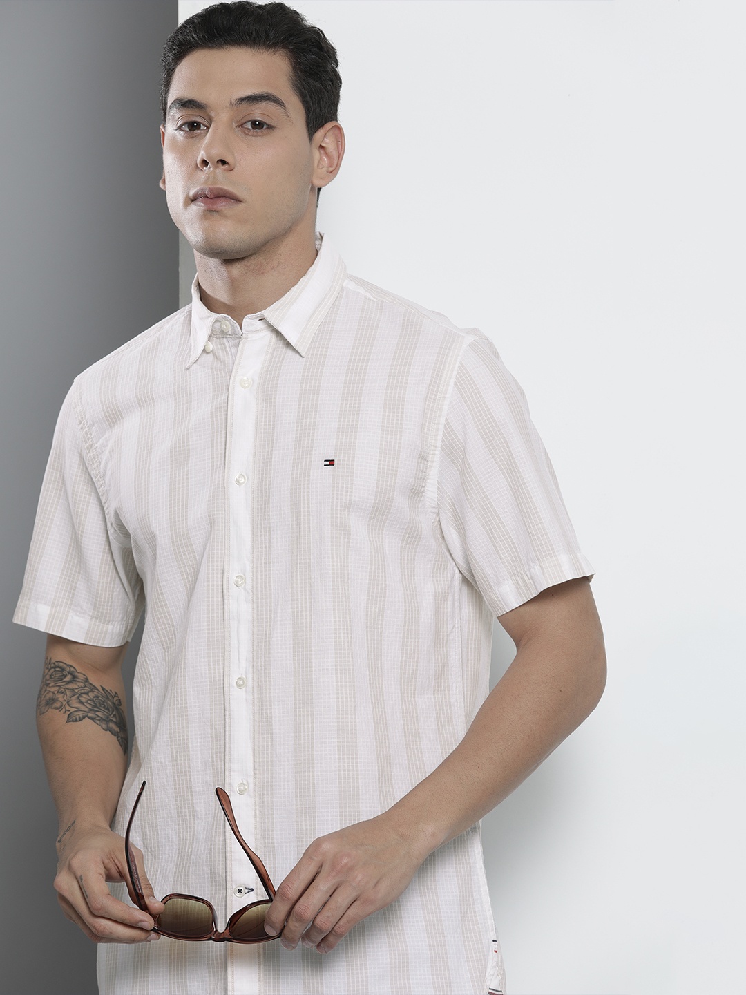 

Tommy Hilfiger Men White & Beige Textured Pure Cotton Casual Shirt