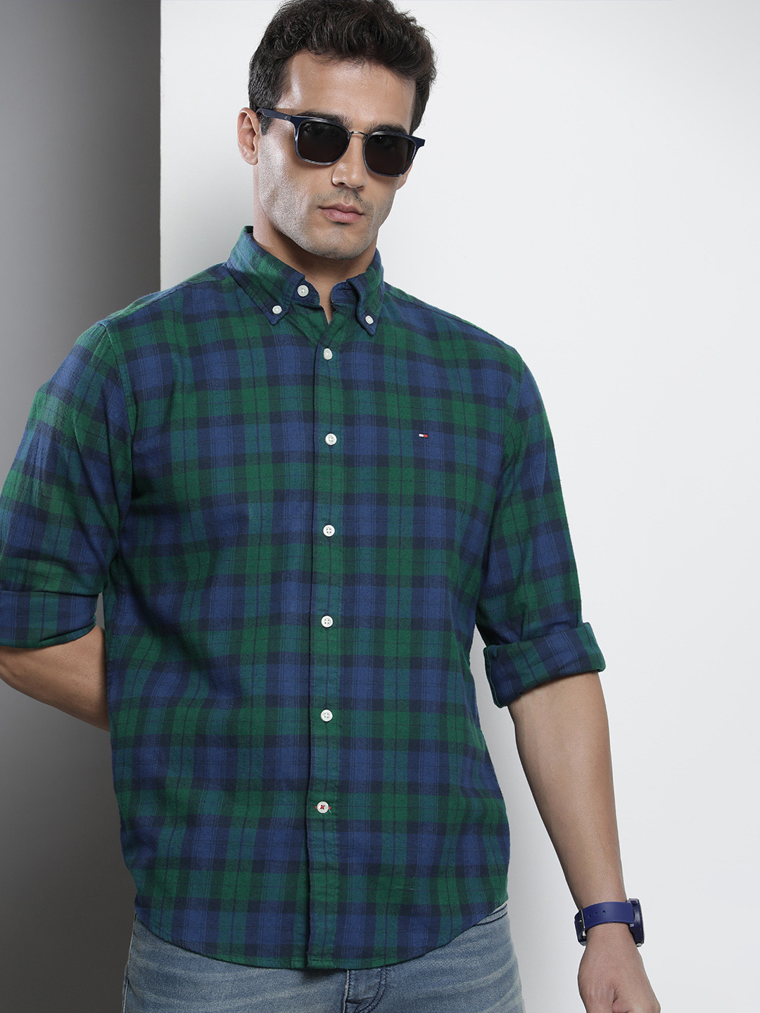 

Tommy Hilfiger Men Blue Checked Casual Shirt