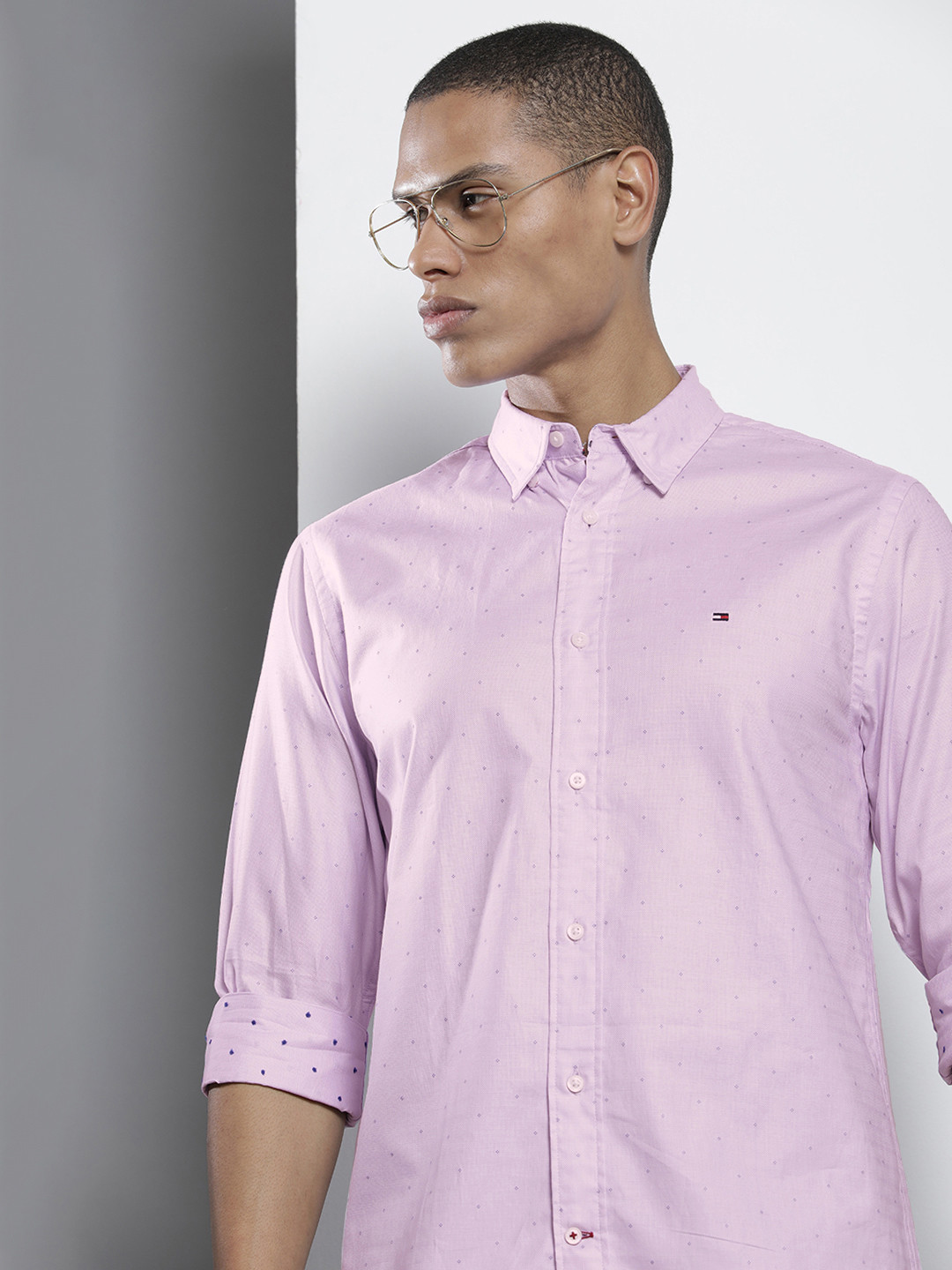 

Tommy Hilfiger Men Pink Textured Pure Cotton Casual Shirt