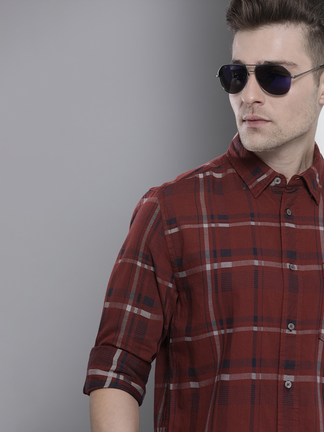 

Tommy Hilfiger Men Red Windowpane Checked Casual Shirt