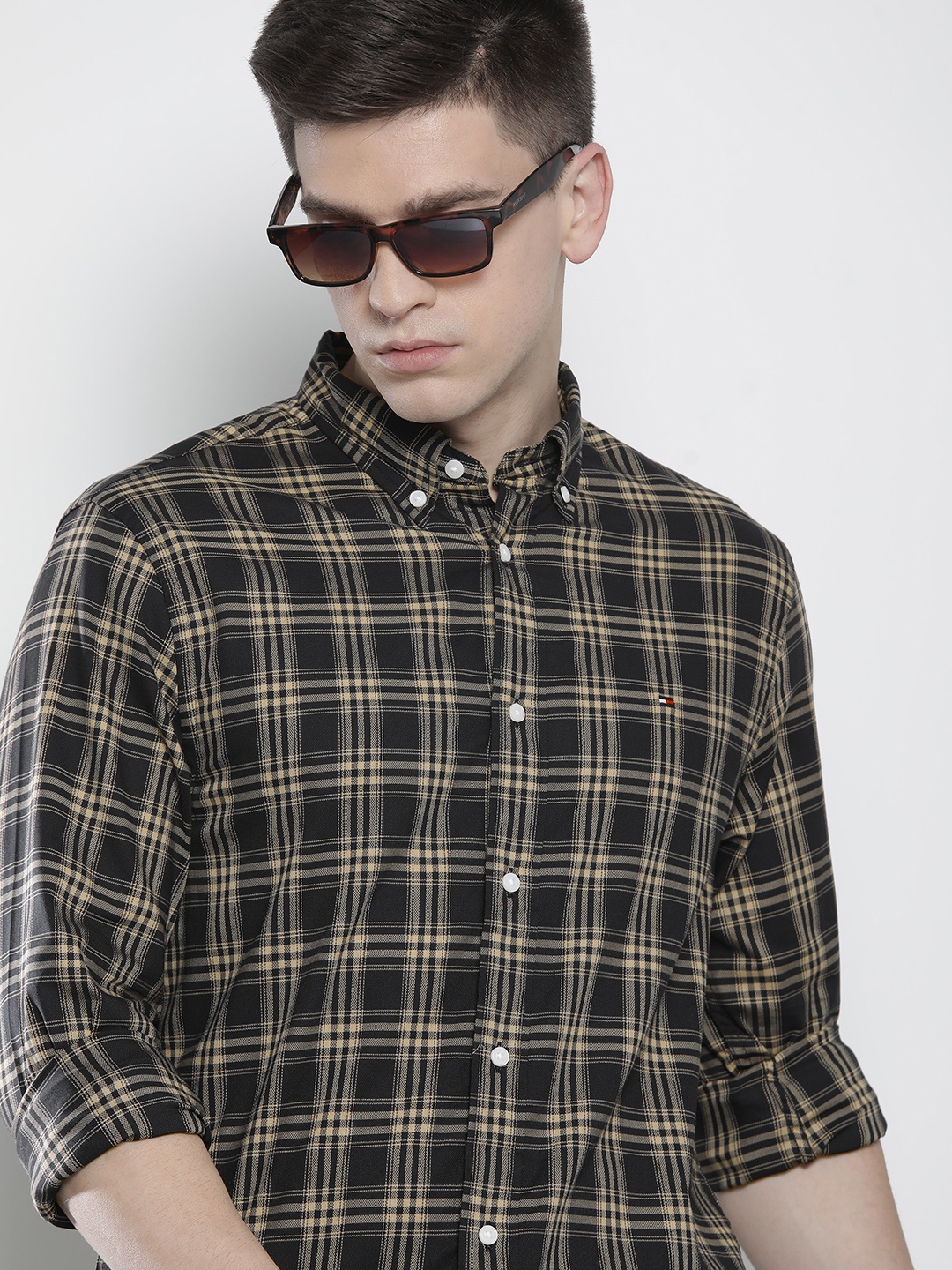 

Tommy Hilfiger Men Black & Beige Tartan Checked Casual Shirt