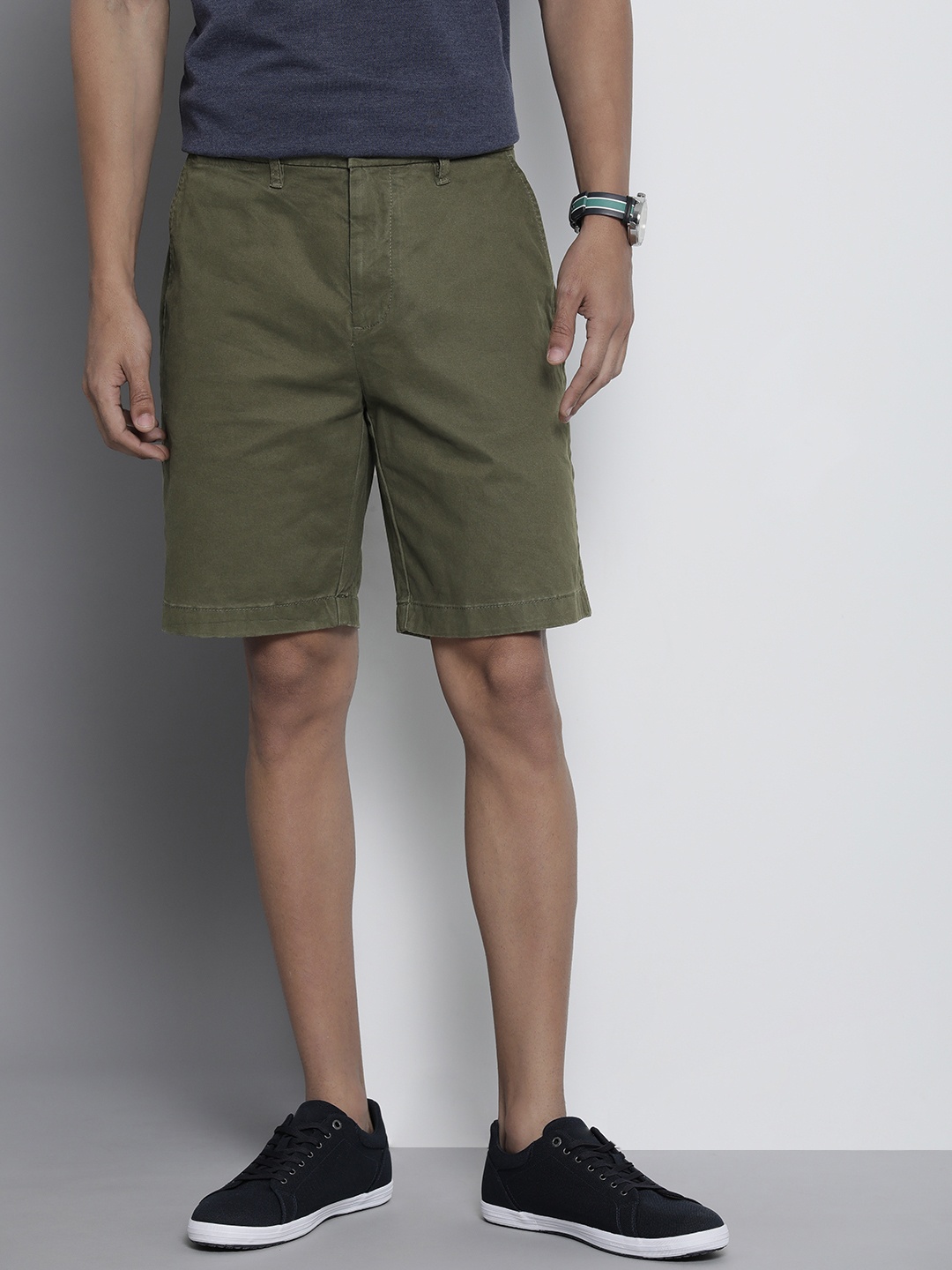 

Tommy Hilfiger Men Olive Green Solid Shorts