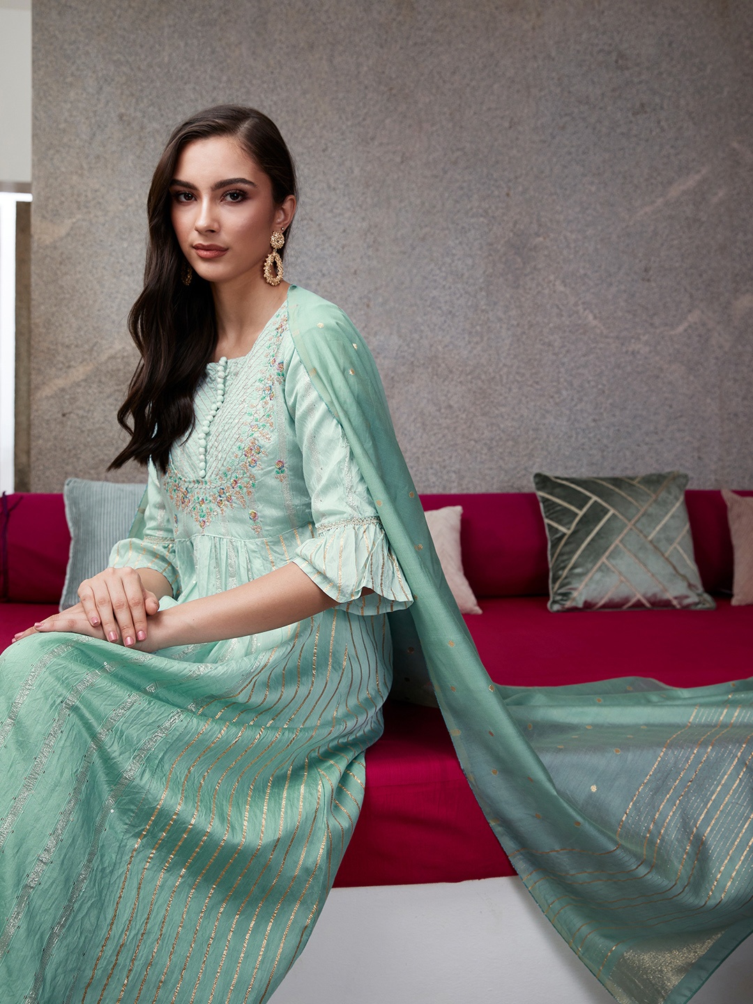 

House of Pataudi Women Blue Floral Embroidered Empire Sequinned Jashn Kurta Set