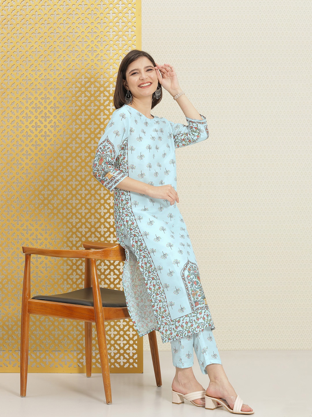 

House of Pataudi Women Blue Ethnic Motifs Printed Kurta with Trousers