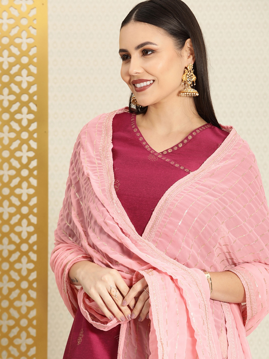 

House of Pataudi Women Pink Striped Sequinned Jashn Dupatta