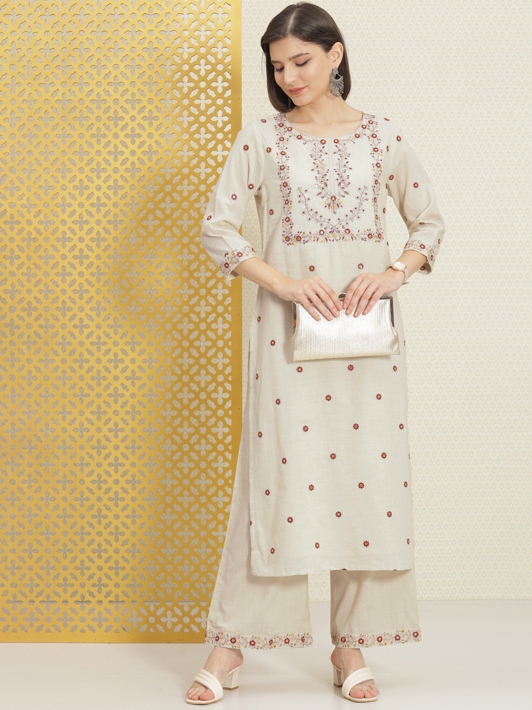 

House of Pataudi Women Light Green Thread Work Pure Cotton Kurta with Trousers