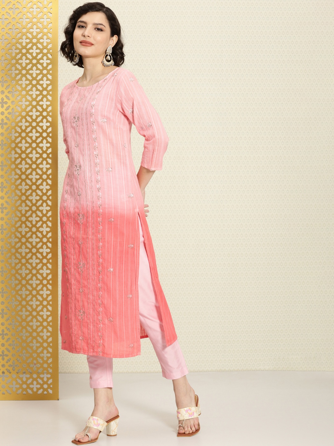 

House of Pataudi Women Pink Dyed Rozana Cotton Straight Kurta with Embroidered Detail