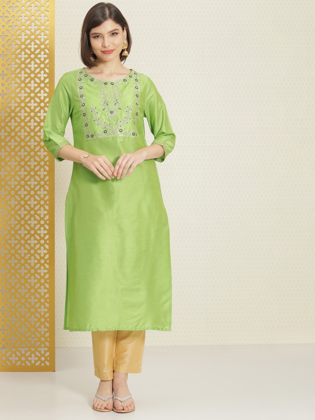 

House of Pataudi Women Green Embroidered Rozana Straight Kurta