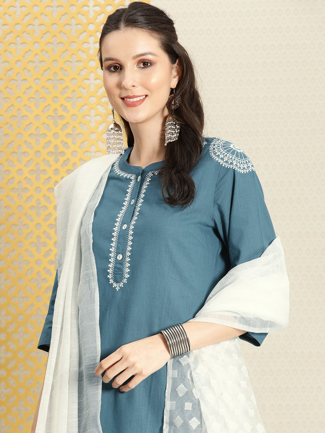 

House of Pataudi Women Teal Blue Embroidered Jashn Pure Cotton Kurta with Trousers & With