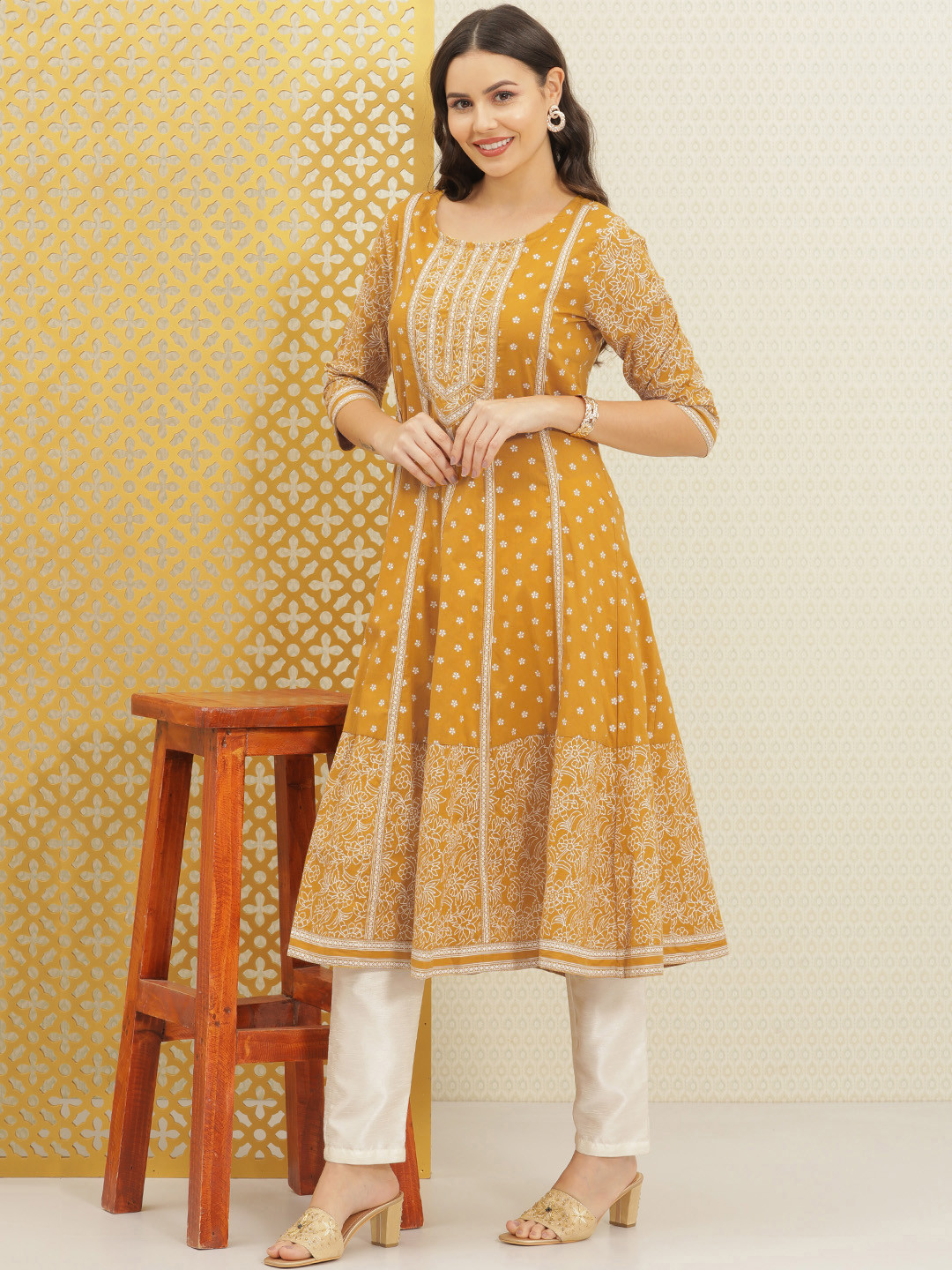 

House of Pataudi Women Mustard Yellow & Off White Ethnic Motifs Printed A-Line Kurta