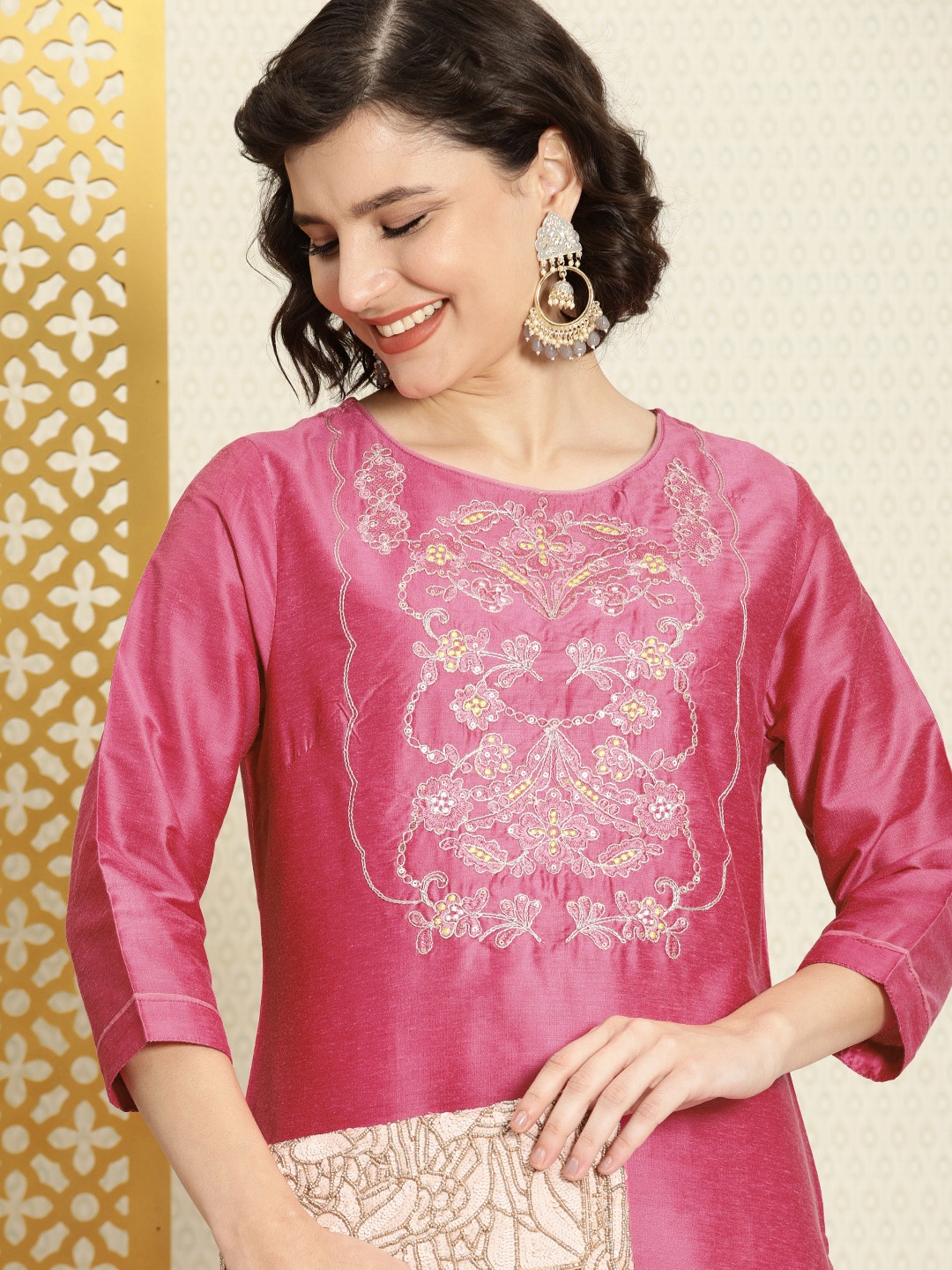 

House of Pataudi Women Fuchsia Pink Floral Yoke Design Thread Work Rozana Kurta