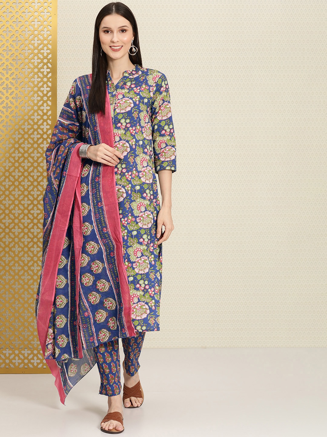 

House of Pataudi Women Blue Floral Printed Pure Cotton Kurta with Trousers & With Dupatta
