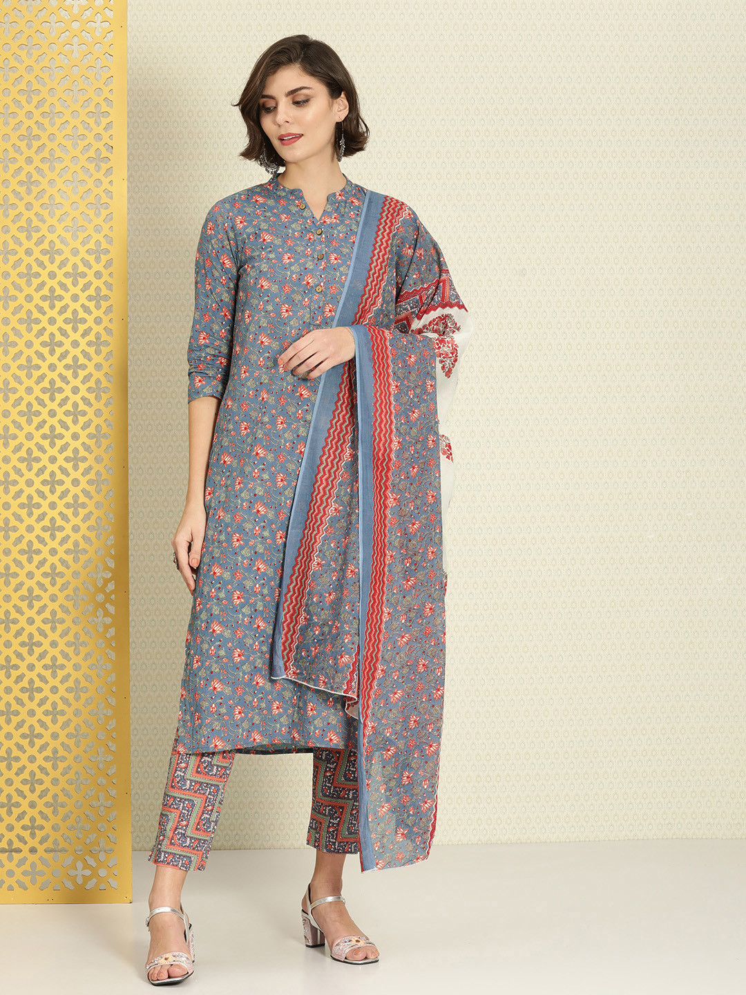 

House of Pataudi Women Blue Floral Printed Pure Cotton Kurta with Trousers & With Dupatta