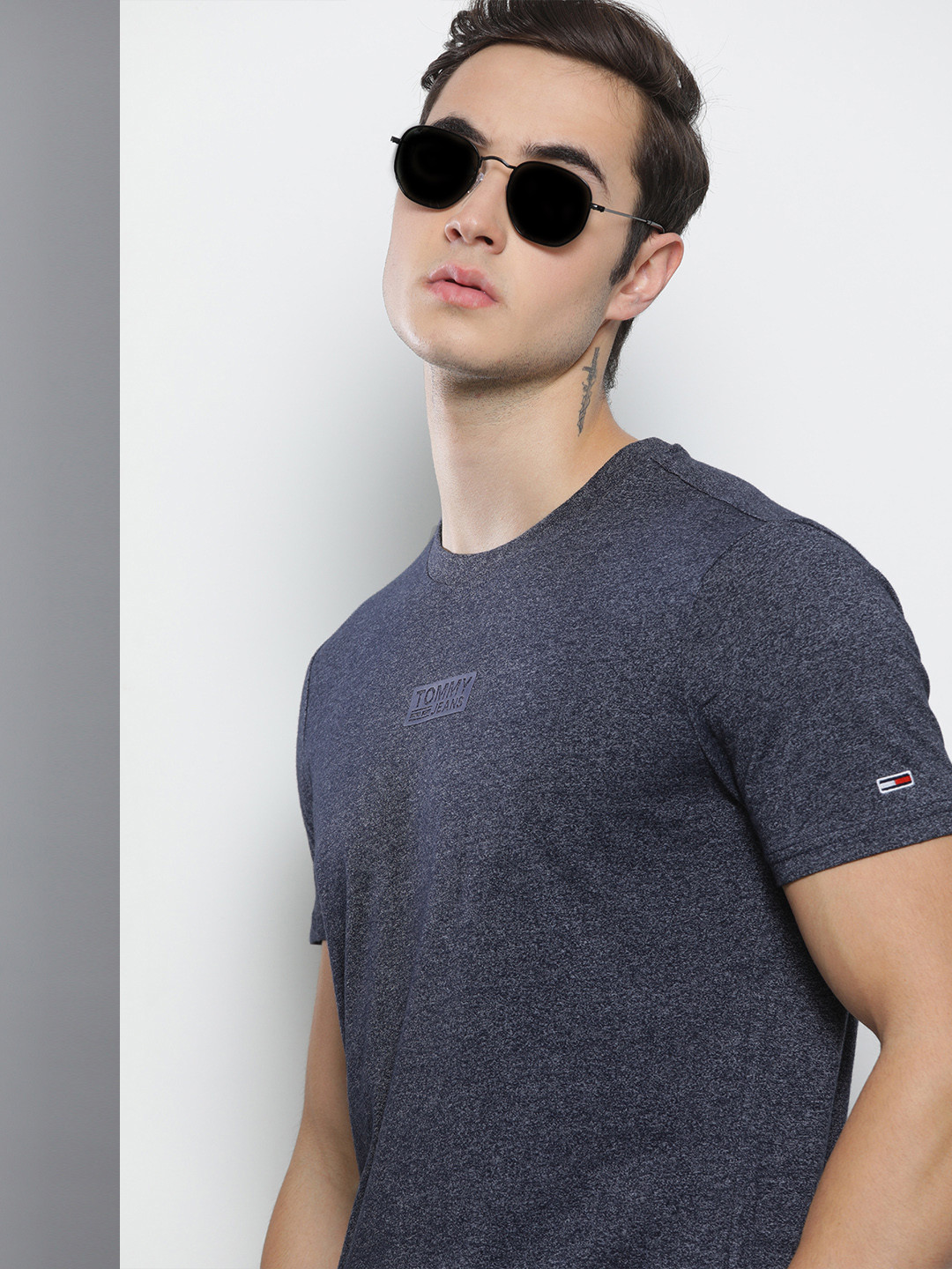 

Tommy Hilfiger Men Blue Printed Organic Cotton Slim Fit T-shirt
