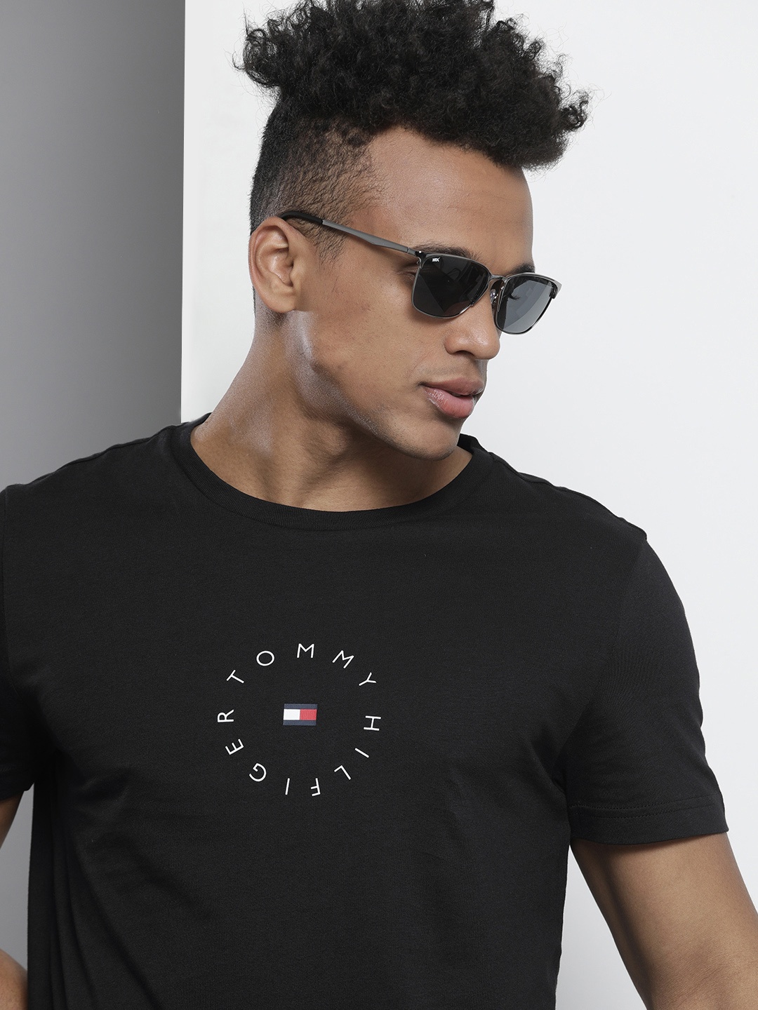 

Tommy Hilfiger Men Black Brand Logo Printed Pure Cotton T-shirt