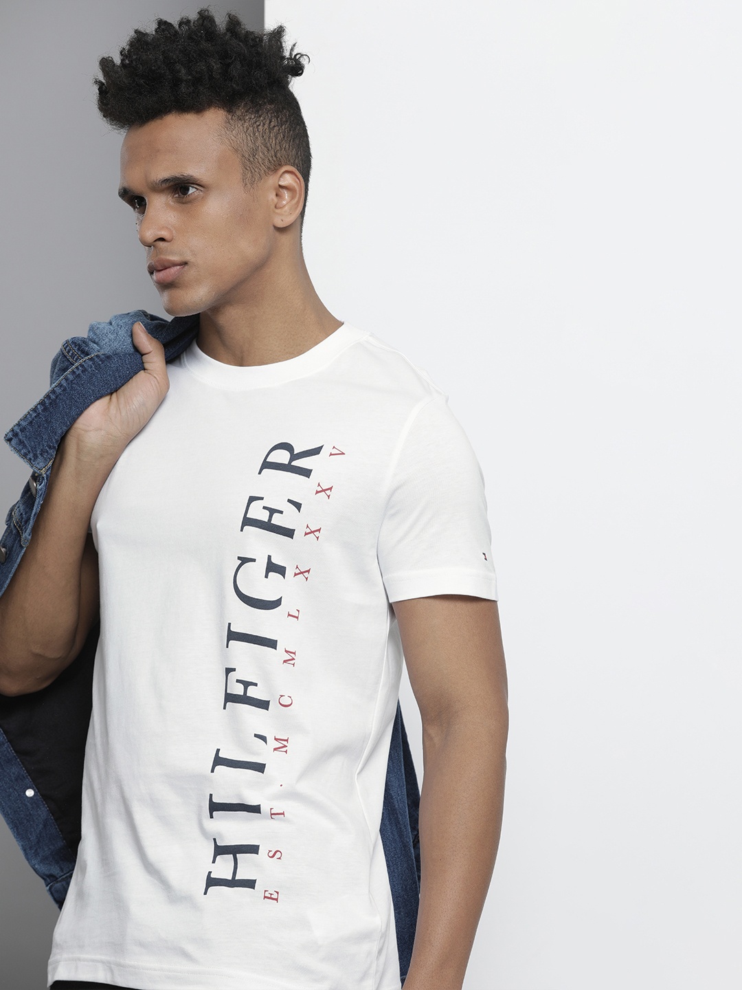 

Tommy Hilfiger Men White Brand Logo Printed Organic Cotton T-shirt