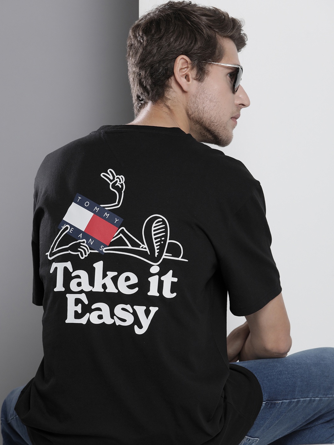 

Tommy Hilfiger Men Black Typography Printed Pure Cotton T-shirt