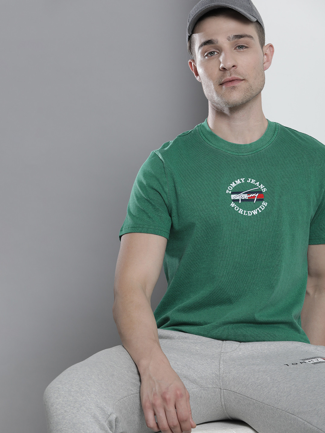 

Tommy Hilfiger Men Green Brand Logo Printed Organic Cotton T-shirt