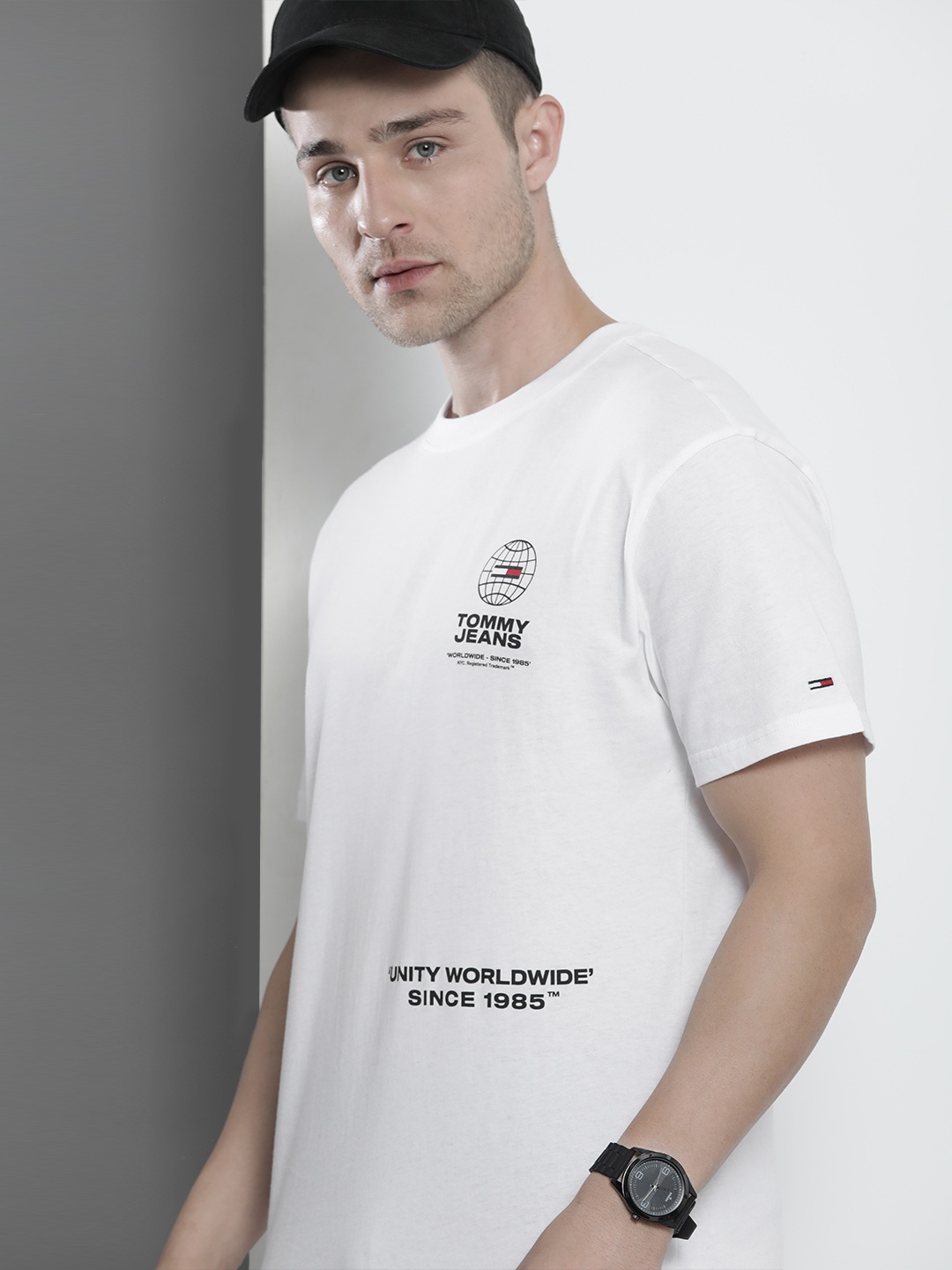 

Tommy Hilfiger Men White Typography Printed Organic Cotton T-shirt