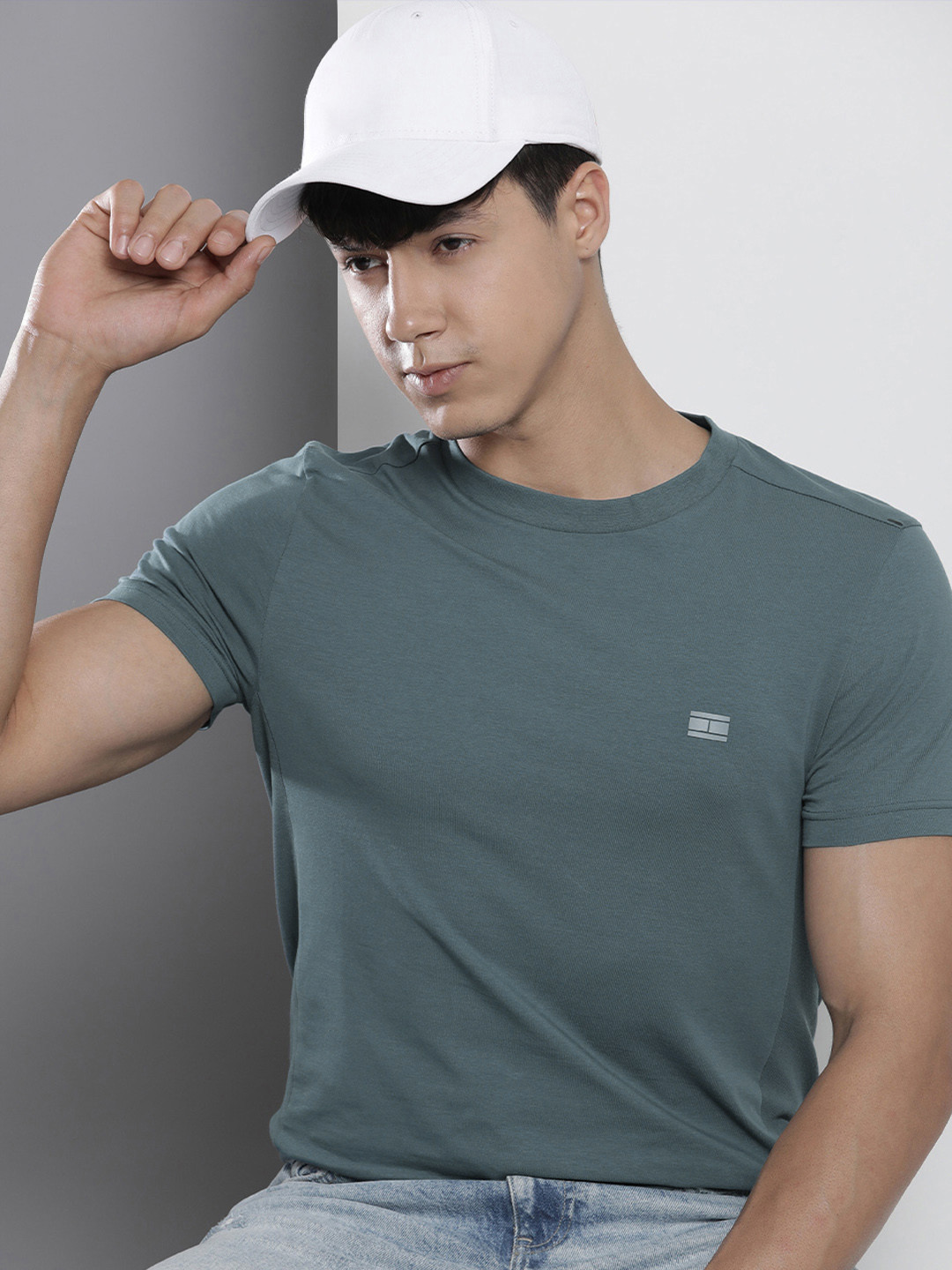 

Tommy Hilfiger Men Blue Solid T-shirt